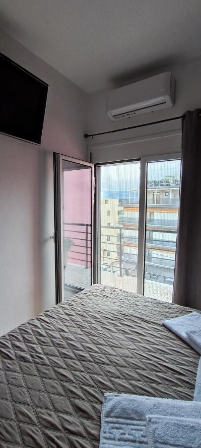 Rafaellas Apartment Chrissi Akti Chania Exterior foto